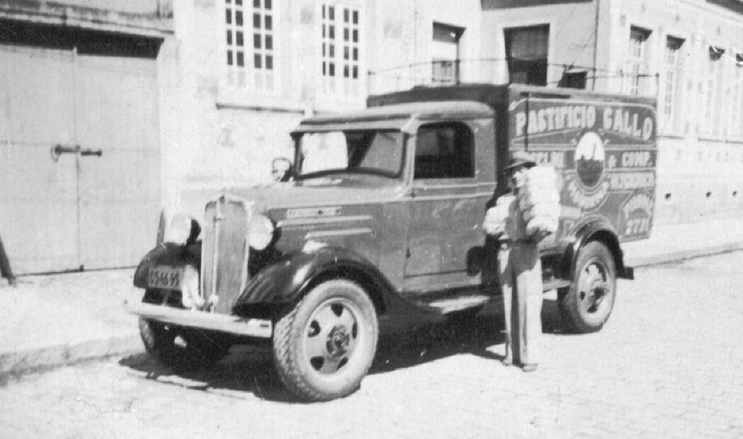 Fotografia Adolpho Selmi delivering pasta in Campinas